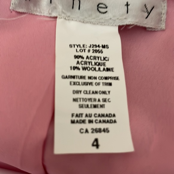 Beautiful women’s blazer size 4. Brand ninety. Excellent condition. - Picture 3 of 12